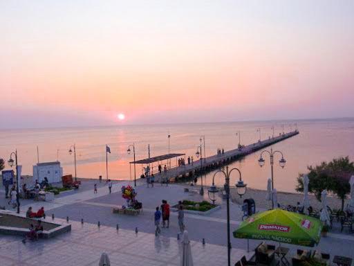 A Wonderful Apartment In Front Of The Sea! Peraía Zewnętrze zdjęcie