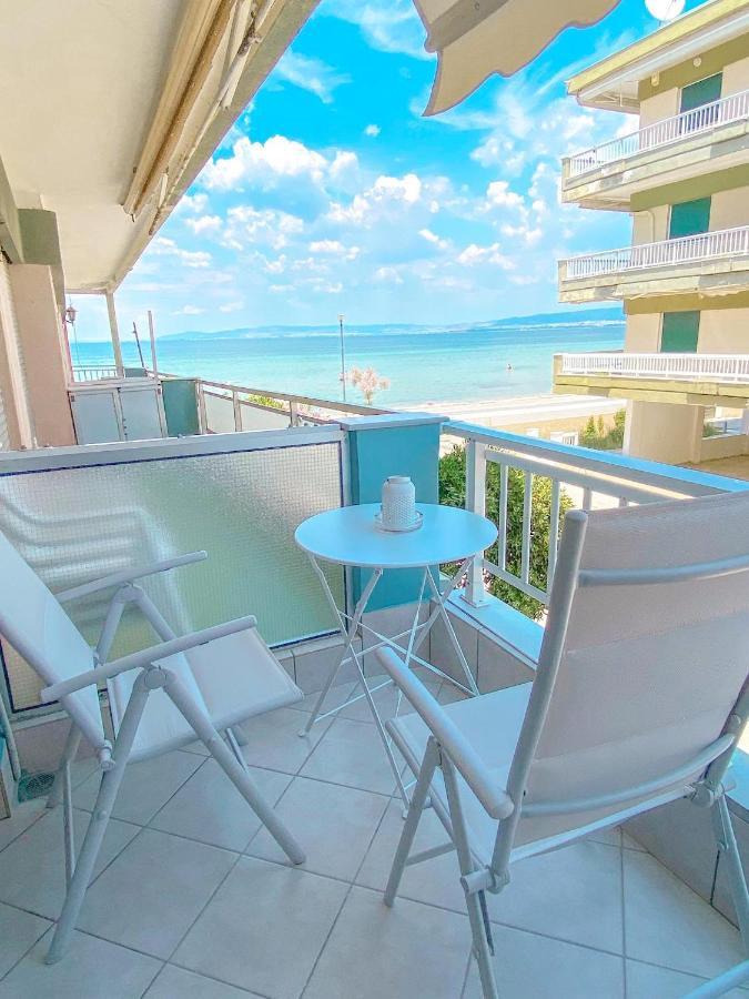 A Wonderful Apartment In Front Of The Sea! Peraía Zewnętrze zdjęcie