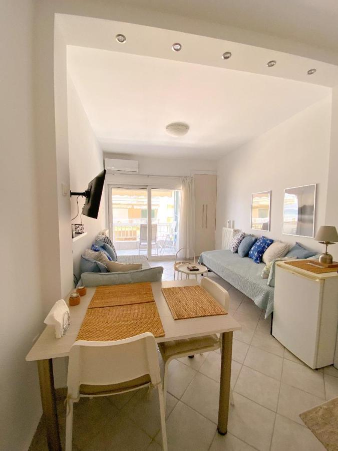 A Wonderful Apartment In Front Of The Sea! Peraía Zewnętrze zdjęcie